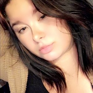 Meet your Posher, Raena